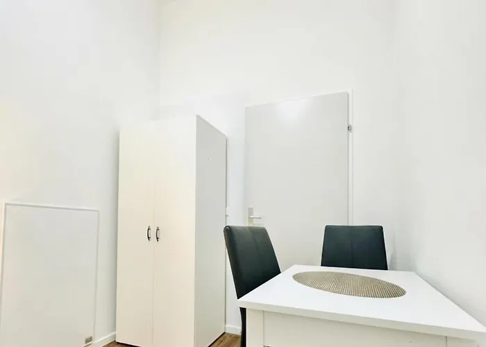 Апартаменты Spacious 5br Living Near Atzgersdorf Station