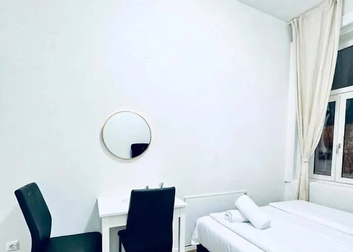 Spacious 5br Living Near Atzgersdorf Station * Вена