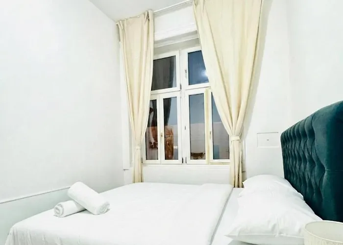 Апартаменты Spacious 5br Living Near Atzgersdorf Station