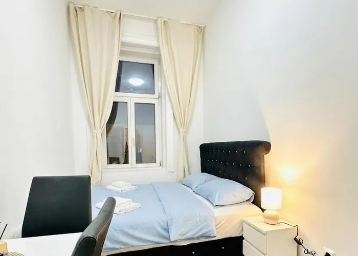 Spacious 5br Living Near Atzgersdorf Station Апартаменты