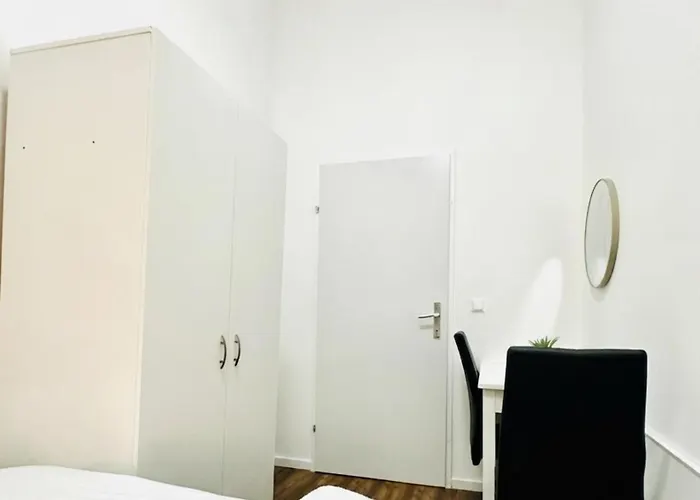 Spacious 5br Living Near Atzgersdorf Station Апартаменты *