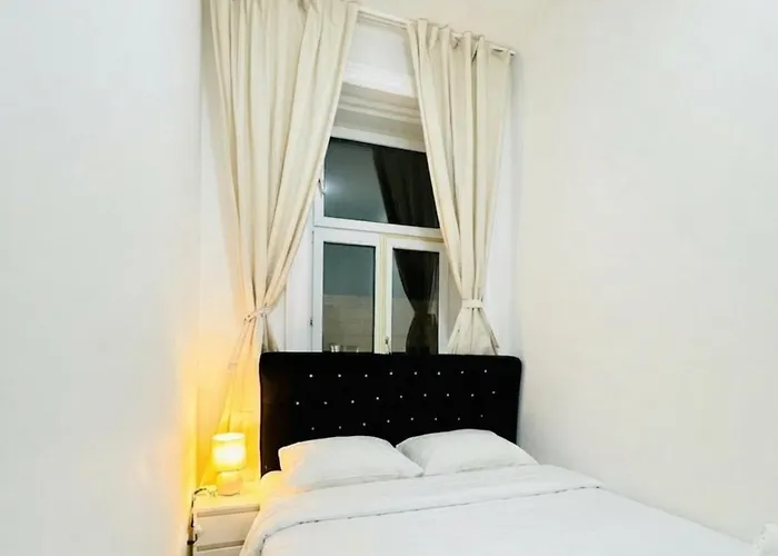 Апартаменты Spacious 5br Living Near Atzgersdorf Station *
