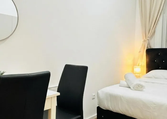 Spacious 5br Living Near Atzgersdorf Station Апартаменты *
