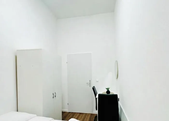 Spacious 5br Living Near Atzgersdorf Station Вена